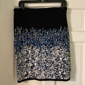 BCBGMaxAzria, size L, body hugging short skirt.